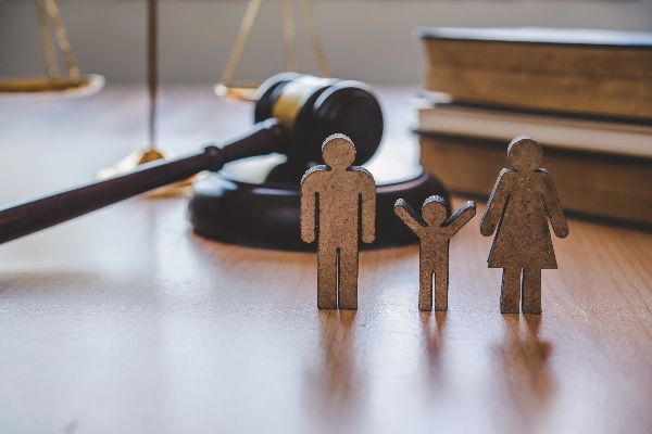 取保候审坐牢几率大吗 可以开无犯罪证明吗