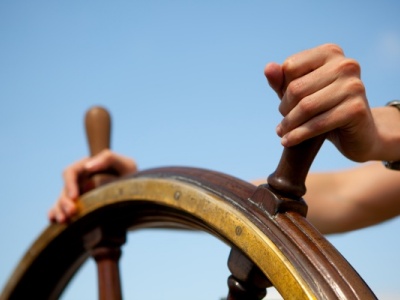 船长死亡应当由谁代理船长职务 赔偿标准是什么