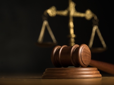 霸王条款合同的特征是什么 如何应对霸王条款