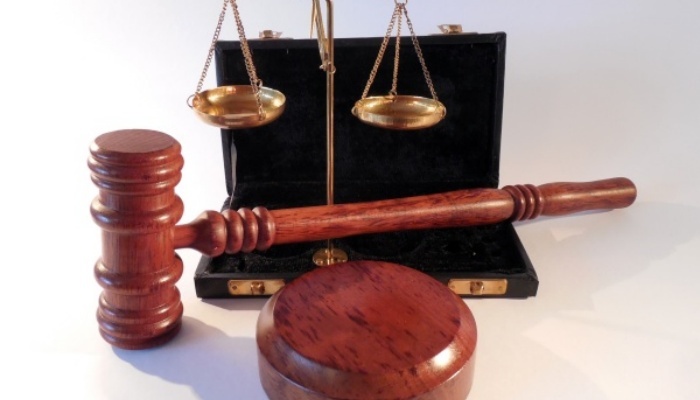 高校男生偷拍女性是什么行为 受到什么处罚