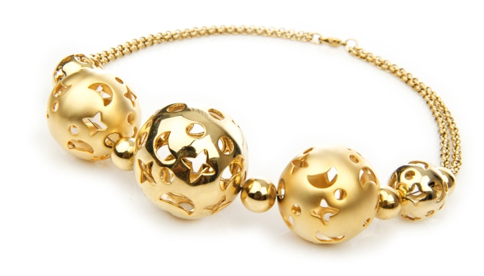 女子手链丢失拾得者开价800元每克算敲诈吗 怎么定义