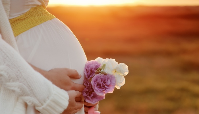 夫妻为二胎儿子跟谁姓离婚怎么判 孩子跟谁
