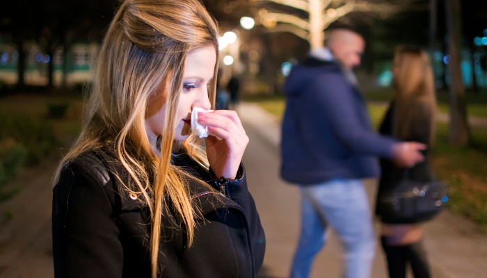 婚后出轨离婚不离家怎么办 要承担什么责任