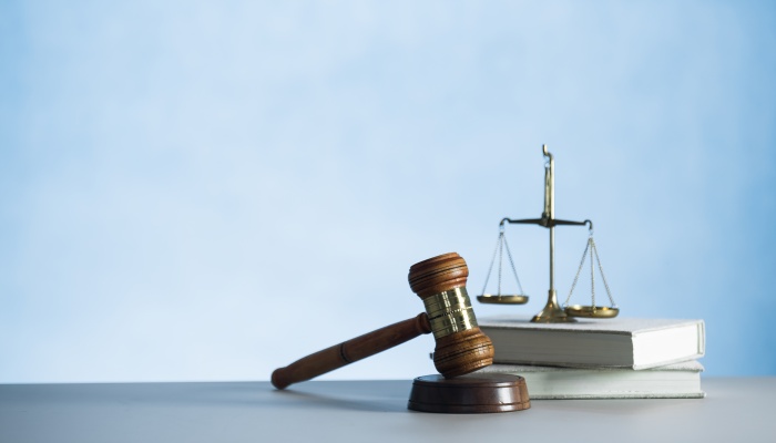 车贷逾期拖车产生的费用谁承担