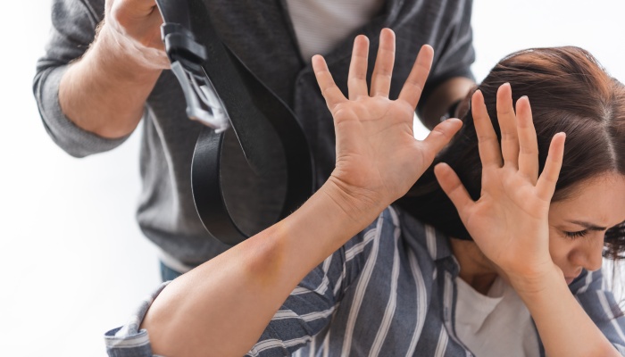 打架拿刀但是没伤人要判刑吗