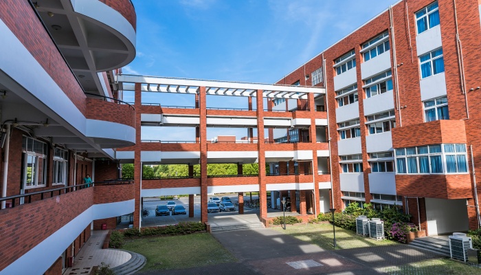 老师和未成年人谈恋爱犯法吗