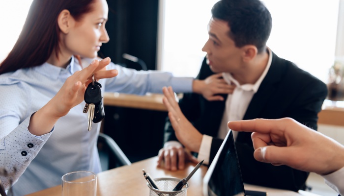 出轨离婚财产该怎么分